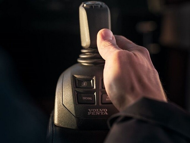 Joystick pack Premium Volvo Penta with autopilot (Chartplotter display 10” + Antena GPS